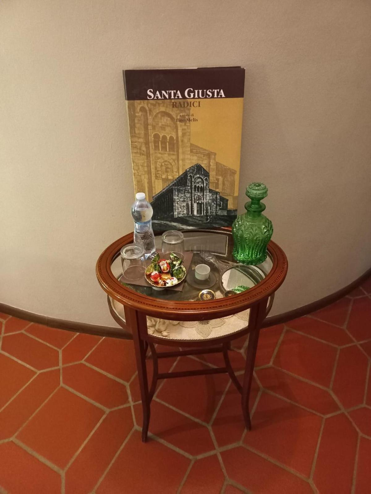 B&B Filomena Santa Giusta Eksteriør billede