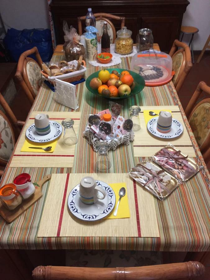 B&B Filomena Santa Giusta Eksteriør billede